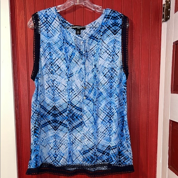 Nine West Tops - Nine West Blue Abstract Sleeveless Top